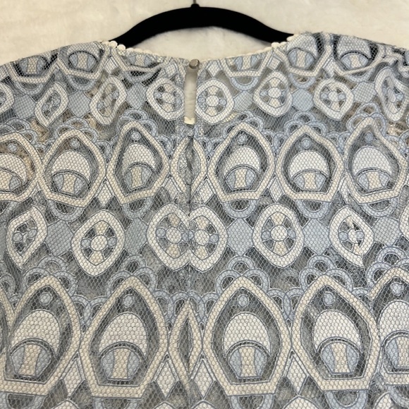 HD in Paris an Anthropology brand blue lace shirt w peplum size 6 - Picture 9 of 14